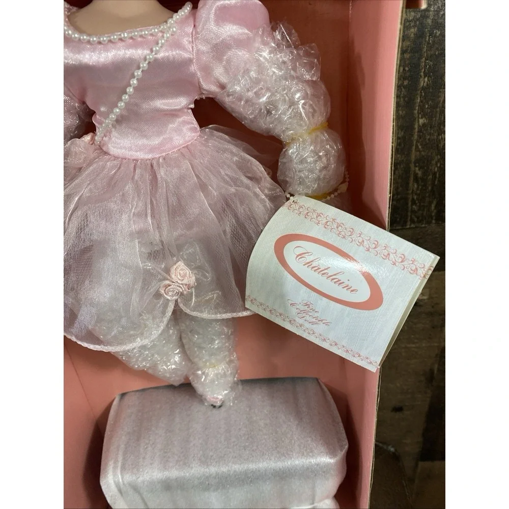 Chatelaine Ballerina Porcelain Musical Doll Wood Music Box‎ Stand Vtg 1998 New